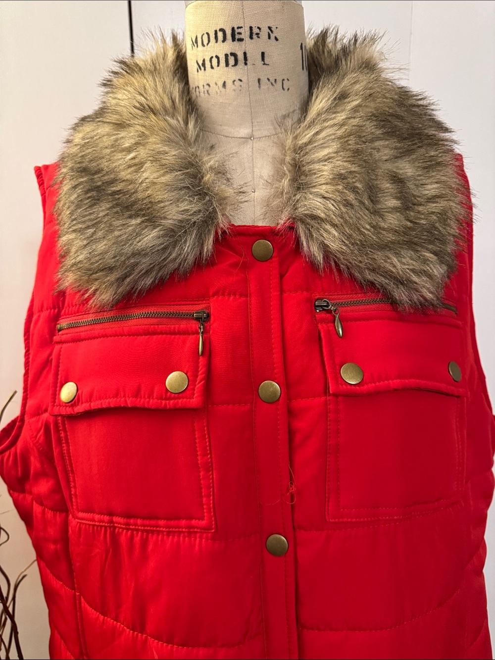 Roz & Ali Bright Red Quilted Vest with Faux Fur Trim - Picture 2 of 6